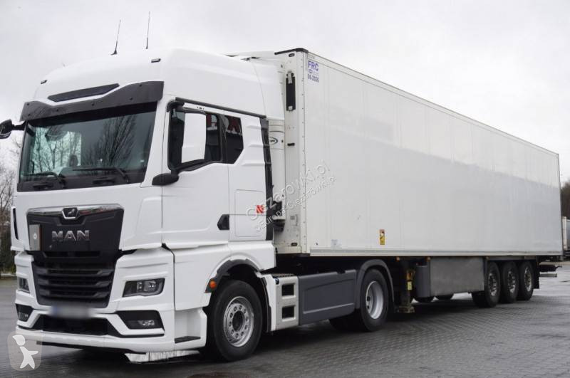 Полуремарке Schmitz Cargobull refrigerator...