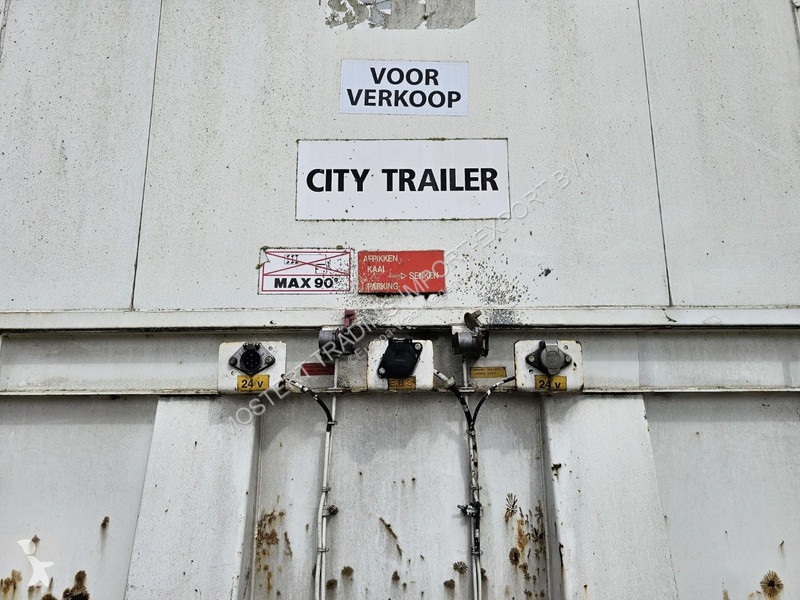 Semi remorque  Closed box - 3x steering axle...