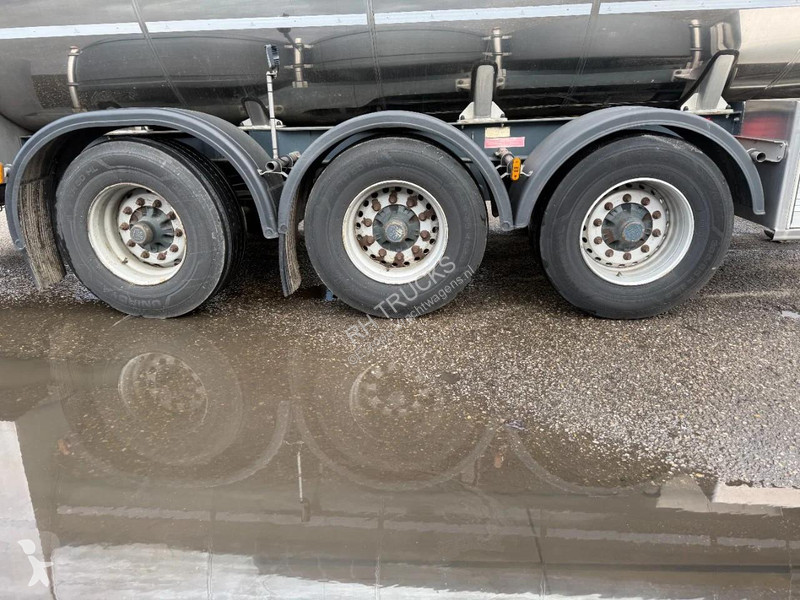 Oplegger Magyar S40EBT 3 AXLE MILKTANK