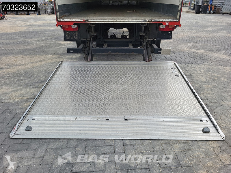 نصف مقطورة  Tail gate