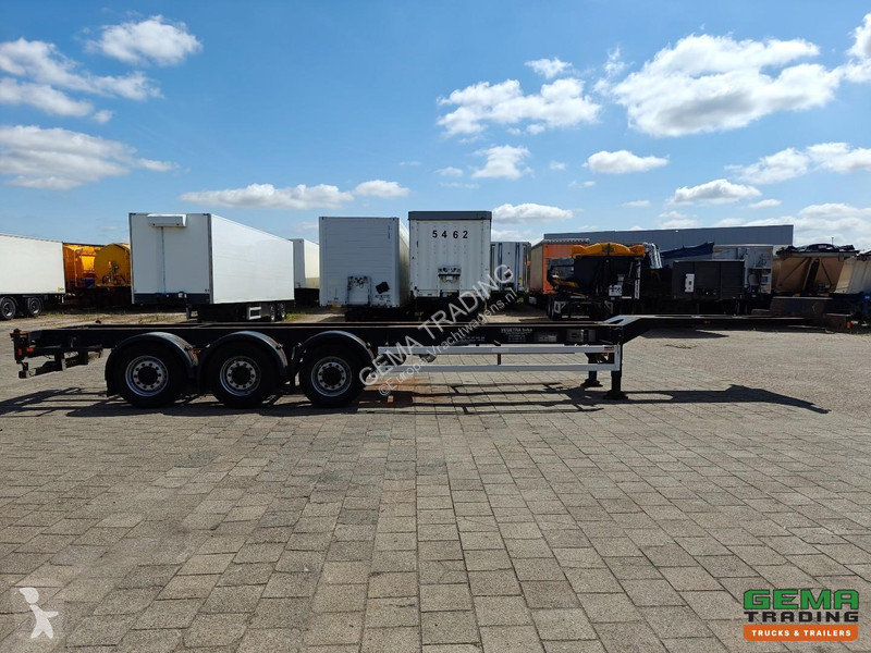Oplegger Renders RMOC 12 27CC 40/45FT - Rear...