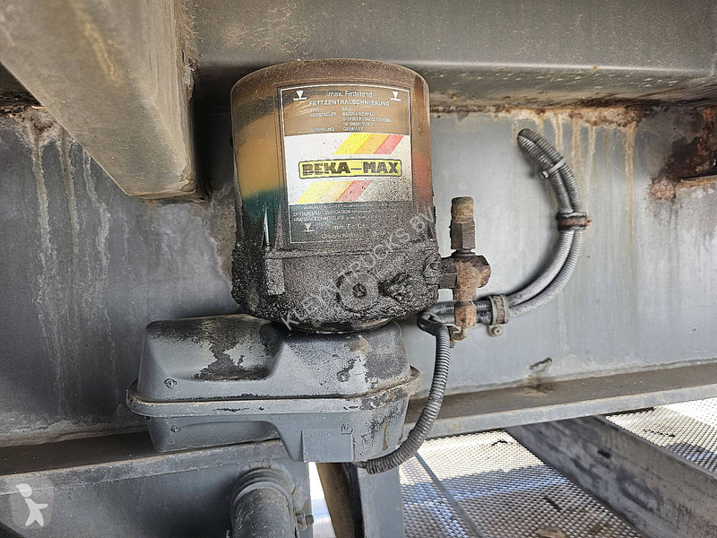 نصف مقطورة KWB P-393-STI-R-1 HIAB 130 R