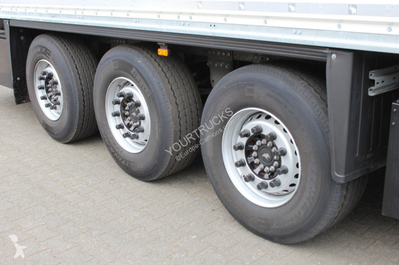 نصف مقطورة Schmitz Cargobull   Standard Koffer...