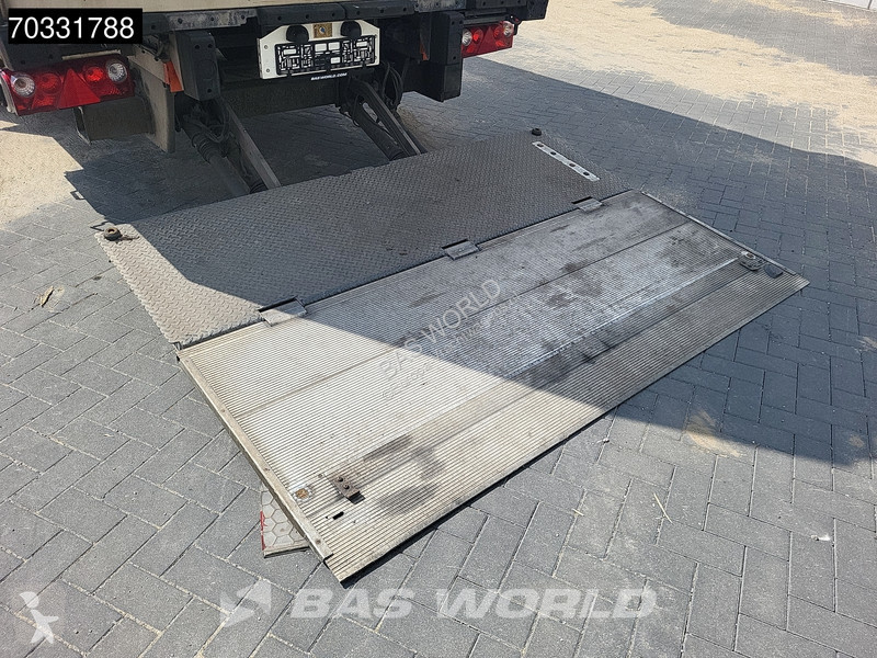 نصف مقطورة Schmitz Cargobull SCB*S3B Tailgate...