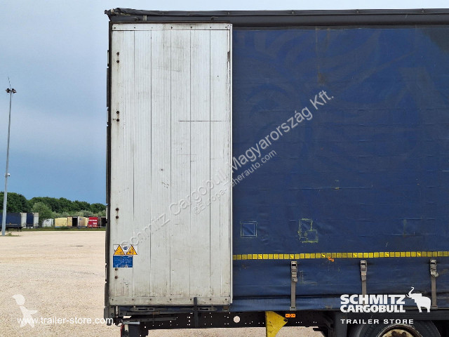 نصف مقطورة Schmitz Cargobull Curtainsider Mega