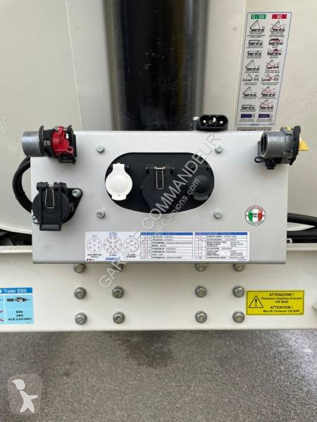 Semi remorque Menci SA 700R