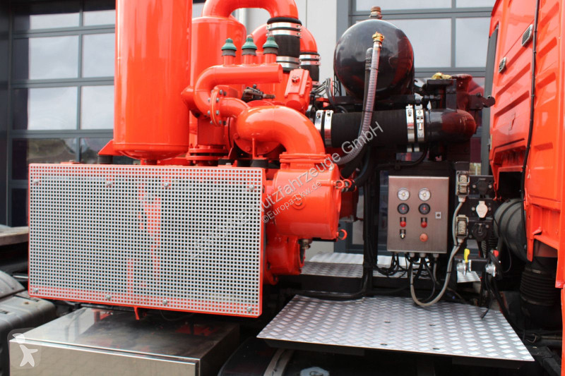 Vrachtwagencombinatie MAN 2-Achs Hellmers 26m3...