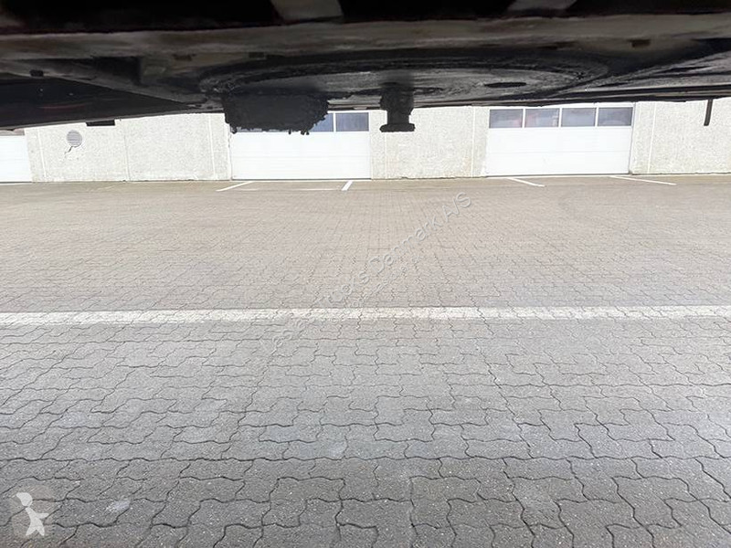 Полуприцеп Krone 2 axle City curtain / City-Plane