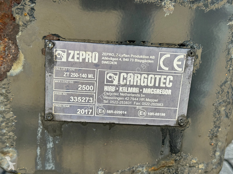 Полуприцеп Schmitz Cargobull Thermo King SLXi...