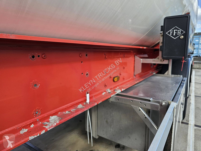 Полуприцеп Feldbinder KIP 60.3 GGVS/ADR