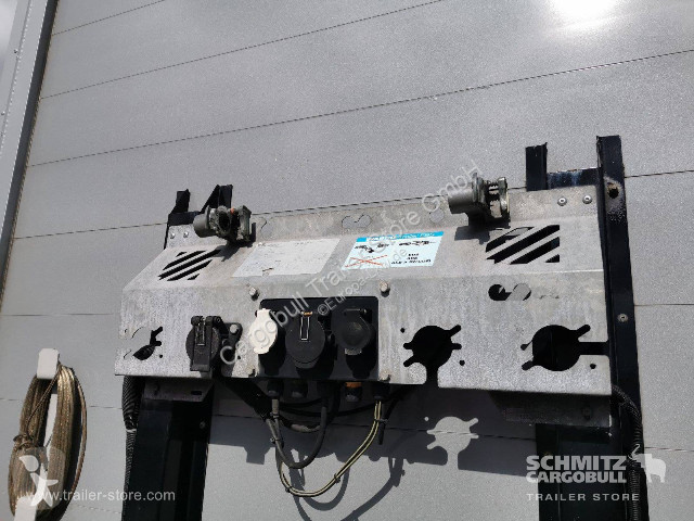 Semitrailer Schwarzmüller Curtainsider Mega