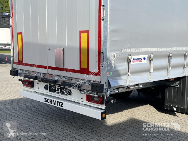 Schmitz Cargobull Curtainsider Mega Getränke...
