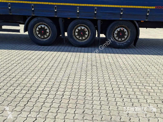 نصف مقطورة Kögel Curtainsider Mega