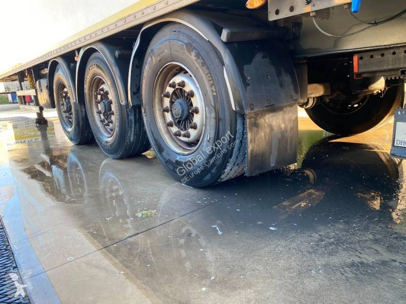 Fruehauf Fourgon Hayon semi-trailer