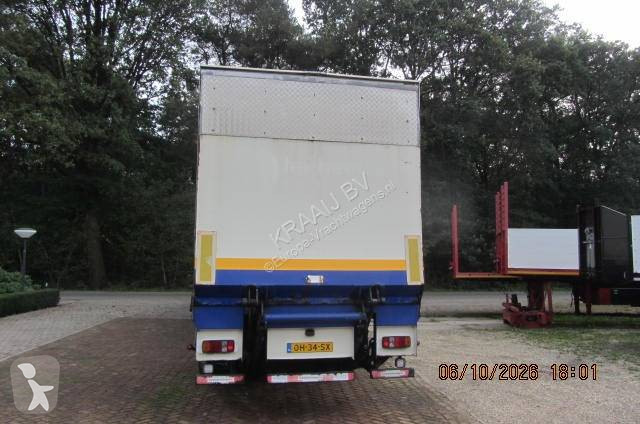 Floor  semi-trailer