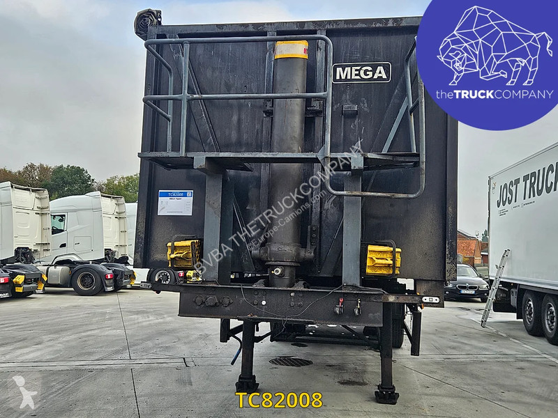 Mega  semi-trailer
