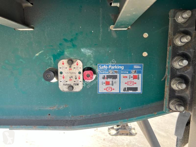 Semitrailer Fruehauf 3 essieux PLSC