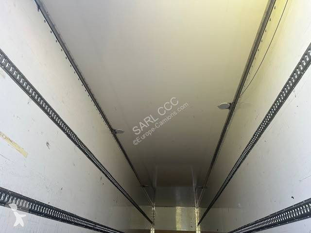 Semitrailer Fruehauf DW 607 NL en cours de...