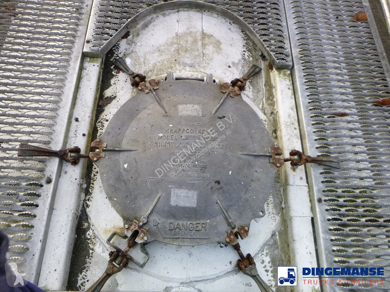 Semiremorca Cobo Powder tank alu 58 m3 (tipping)