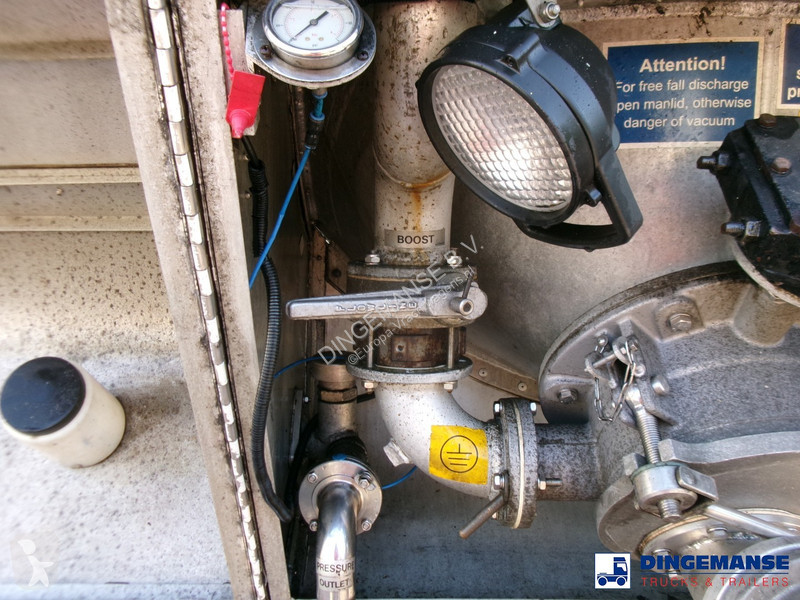 Semiremorca Feldbinder Powder tank alu 41 m3...
