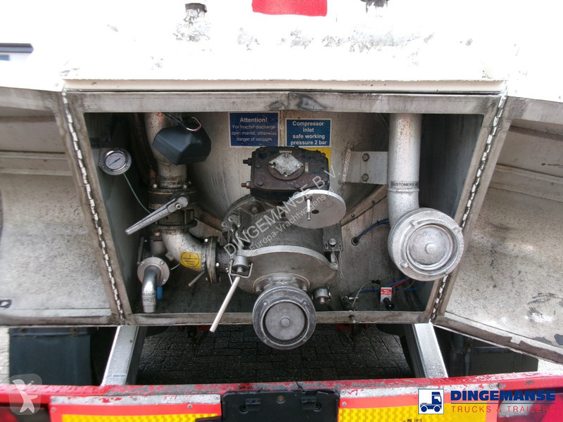 Semi reboque Feldbinder Powder tank alu 41 m3...