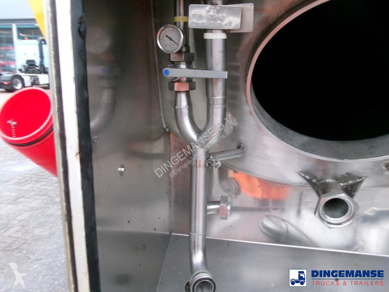 Semiremorca Clayton Food (beer) tank inox 30 m3...