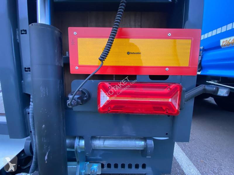 نصف مقطورة Lecitrailer Porte engin dont un...