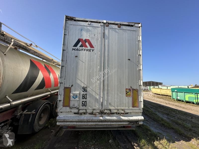 Semitrailer Benalu  Fond mouvant