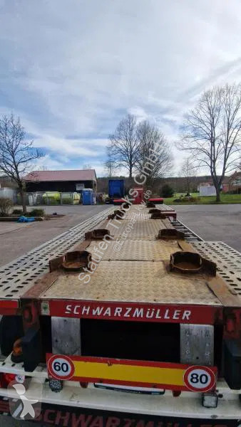 Semitrailer Schwarzmüller kurzes 3- Achs...
