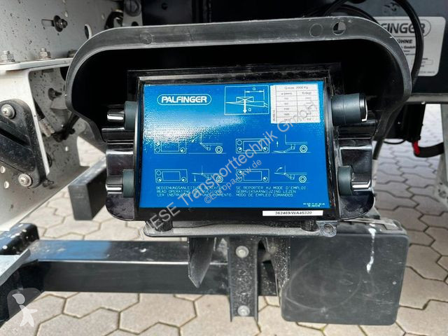 Semitrailer Krone Koffer mit Ladebordwand...