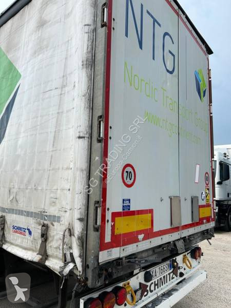 Semirimorchio Schmitz Cargobull Centinato