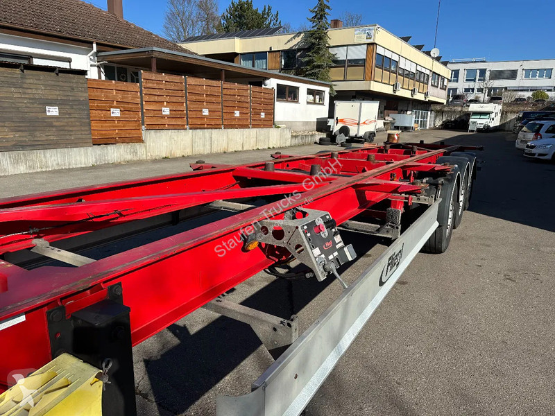 Semitrailer Fliegl Containerchassis für 2...