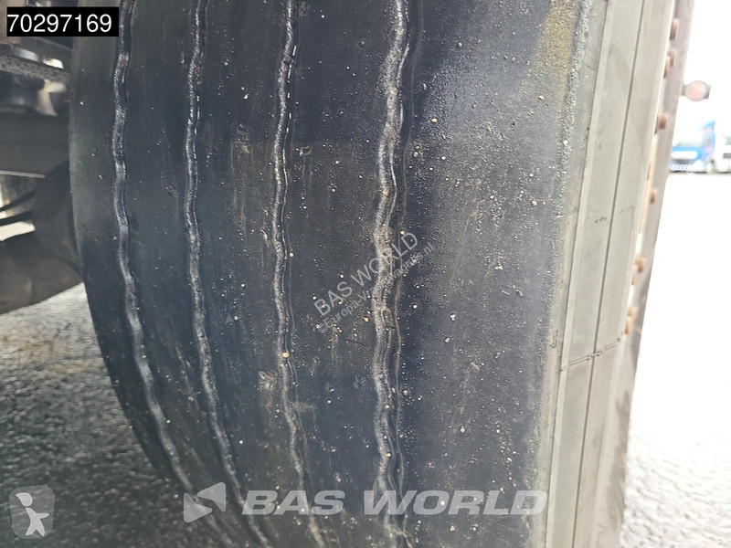 Semi remorque  SVM 39000L Liftachse Cement