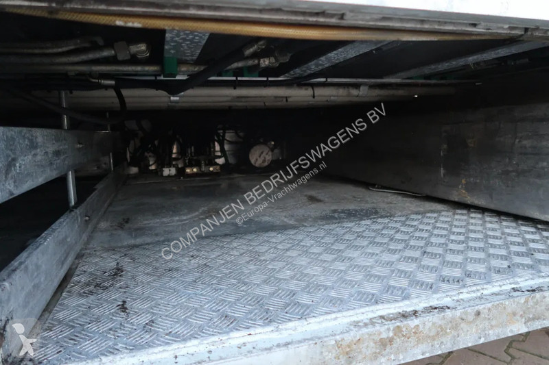 نصف مقطورة Pezzaioli SBA 32 - Cattle transport