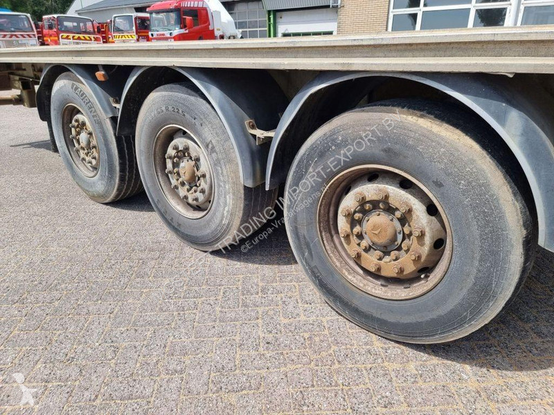 نصف مقطورة Titan Mercedes Titan 3-axle flatbed...
