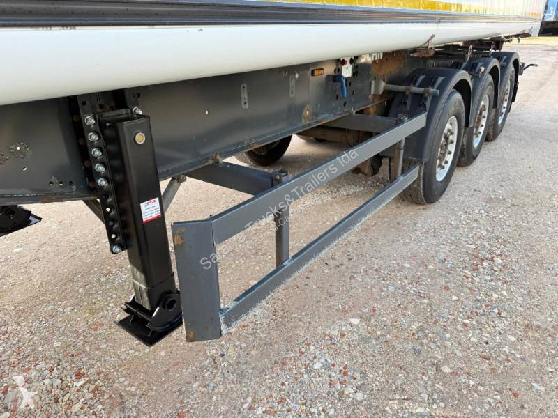 نصف مقطورة Schmitz Cargobull