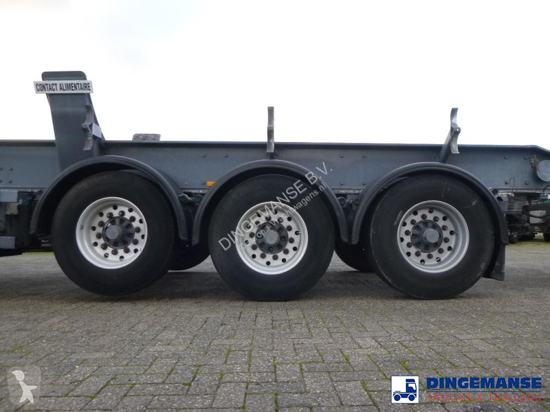 Félpótkocsi  3-axle tank trailer chassis incl...