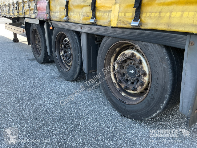 نصف مقطورة Schmitz Cargobull Curtainsider Mega