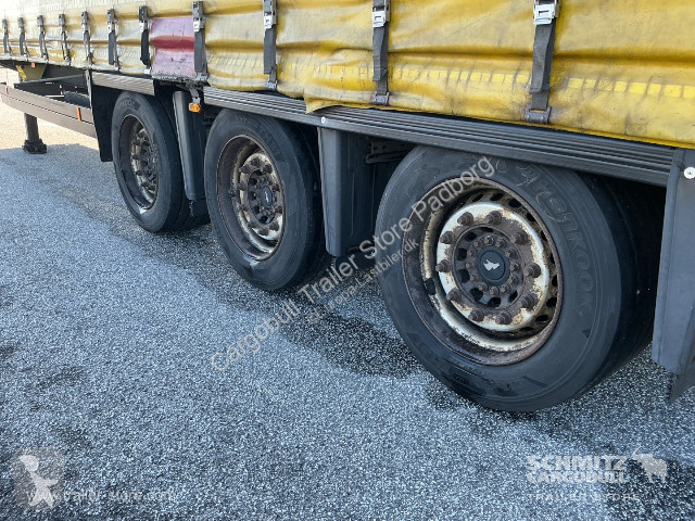 نصف مقطورة Schmitz Cargobull Curtainsider Mega