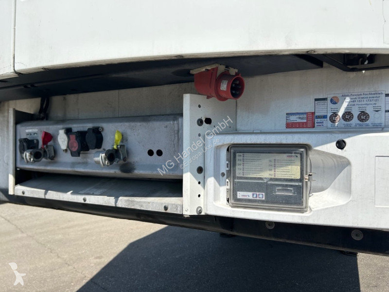نصف مقطورة Schmitz Cargobull Kühlauflieger SCB...