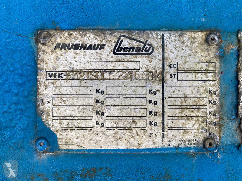 نصف مقطورة Fruehauf / Hydraulic Ramps / 32 Ton