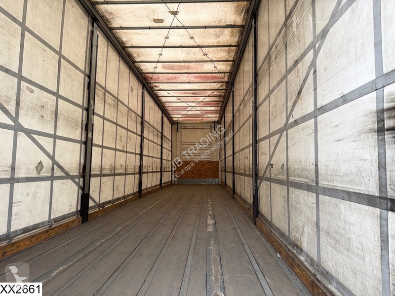 نصف مقطورة Fruehauf Tautliner