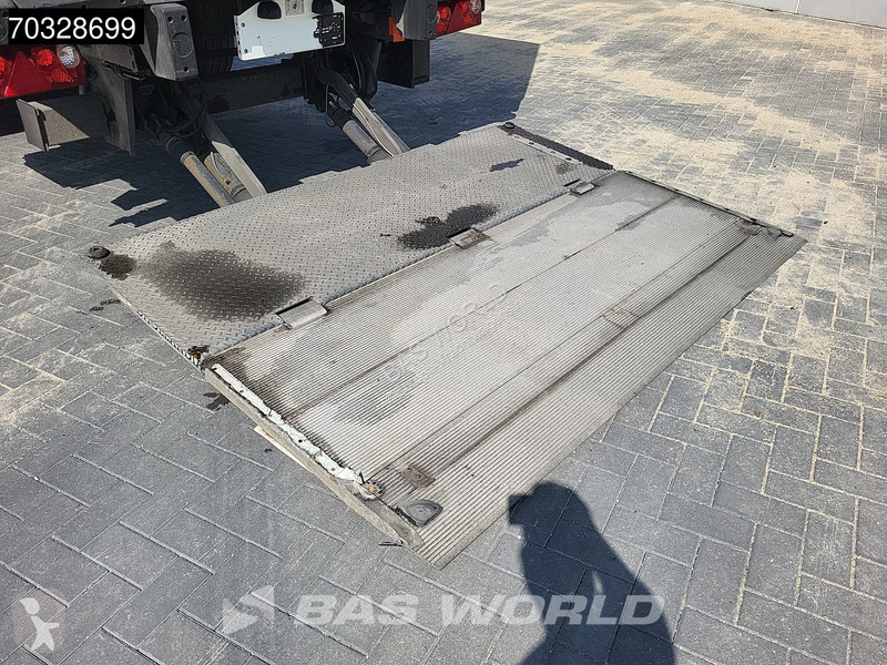 نصف مقطورة Schmitz Cargobull SCB*S3B Tailgate...