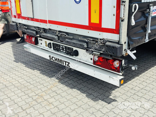 نصف مقطورة Schmitz Cargobull Curtainsider Mega...
