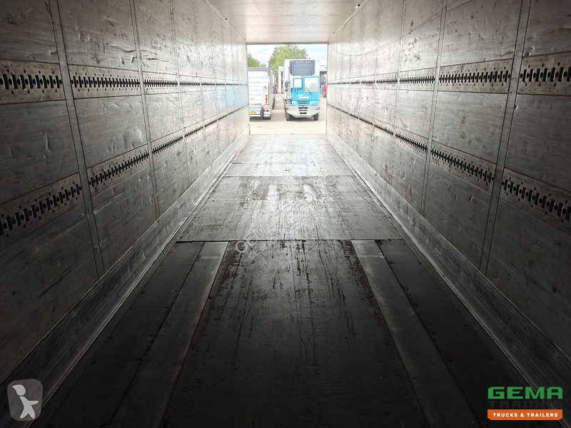 نصف مقطورة Schmitz Cargobull 24 13.6m Insulated...