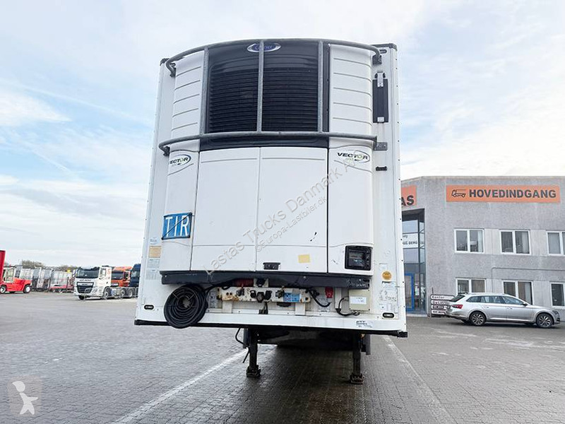 نصف مقطورة Schmitz Cargobull Refrigerated...