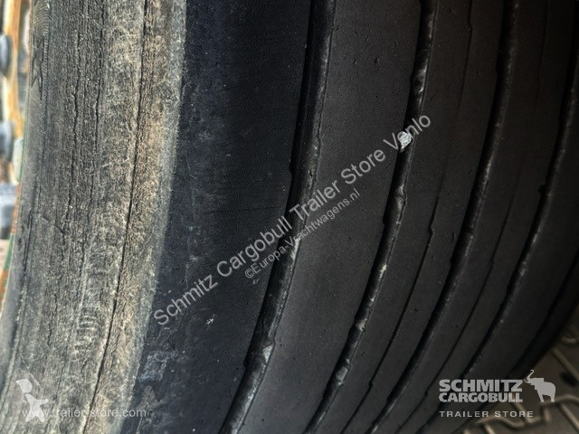 نصف مقطورة Schmitz Cargobull Curtainsider Mega