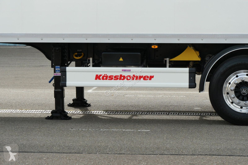 Návěs Kässbohrer XJ2 /CITY KOFFER/LBW 2500 kg...