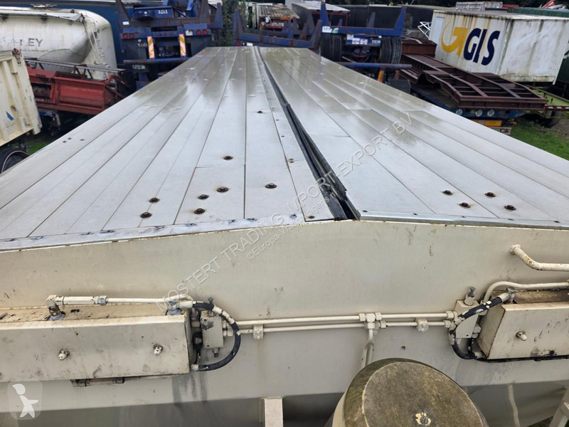AJK OP 17-30/22 5 3-axle tipper - Mercedes...