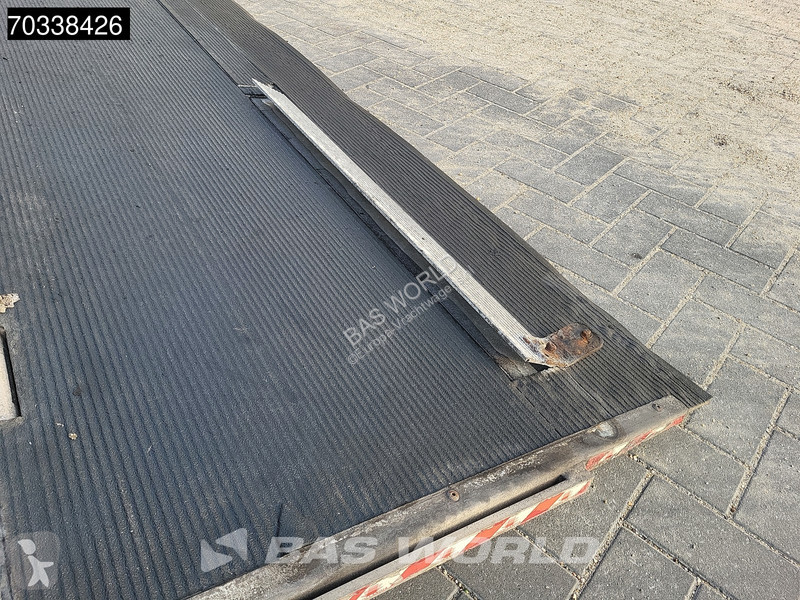 Heiwo HZO 39 3 axles Tailgate 250x260cm...